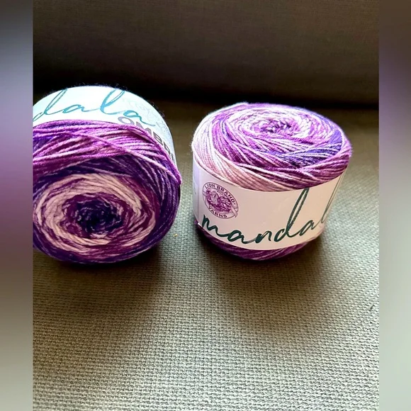 Mandala Ombre’ in Chi colorway Acrylic yarn New 🔥 - Picture 1 of 6